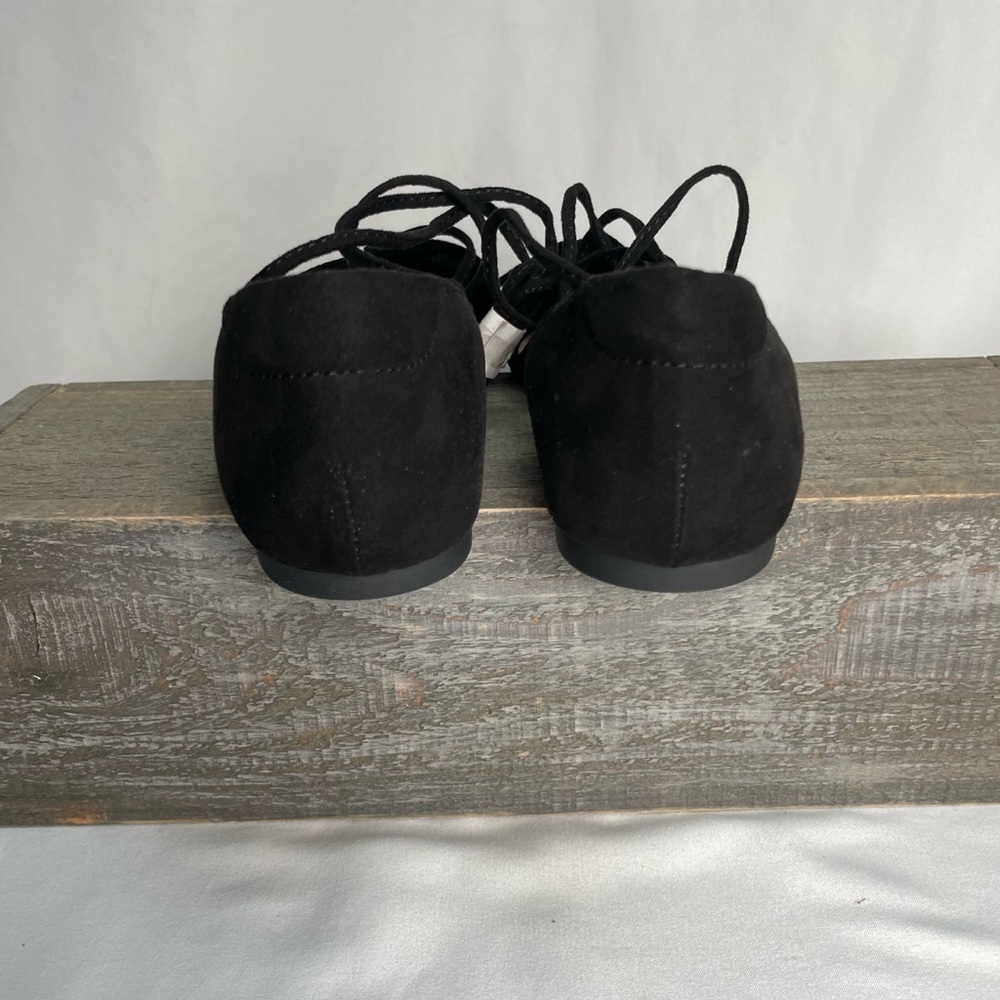 3/$25💥 NEW Old Navy Pointed Toe Ankle Wrap Flats Sz 6 M4 - Picture 5 of 8